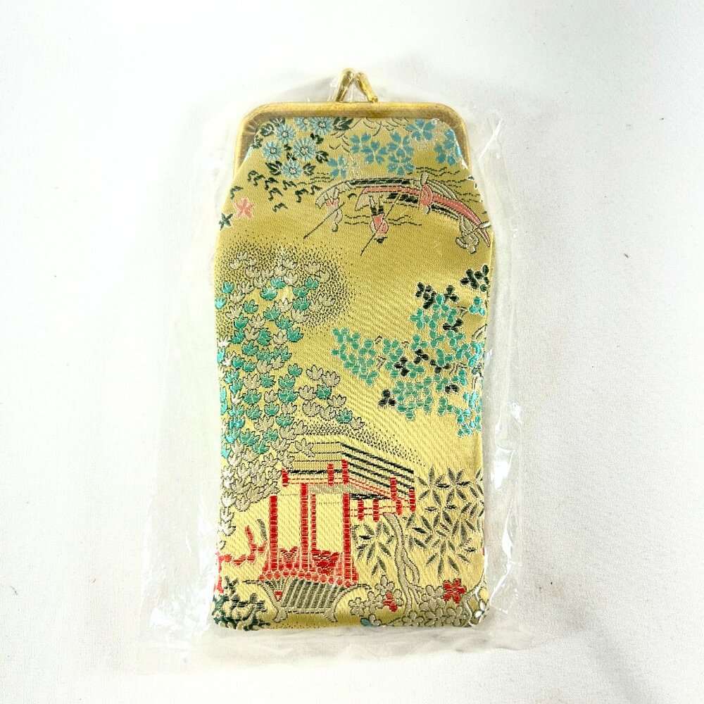 PURSE EXQUISITE SILK HAND EMBROIDERED PURSE FROM JAPAN.